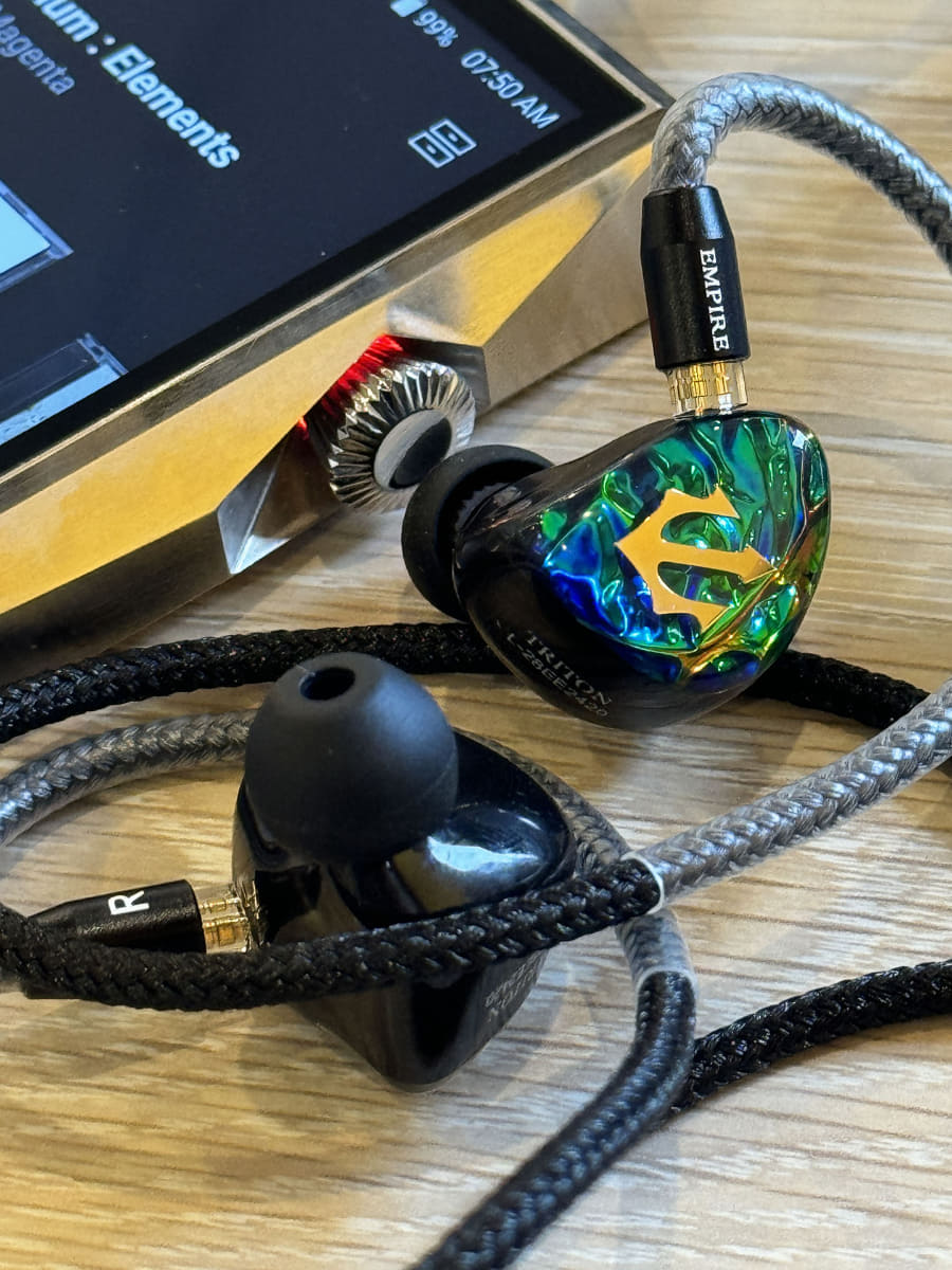 Empire Ears「TRITON」