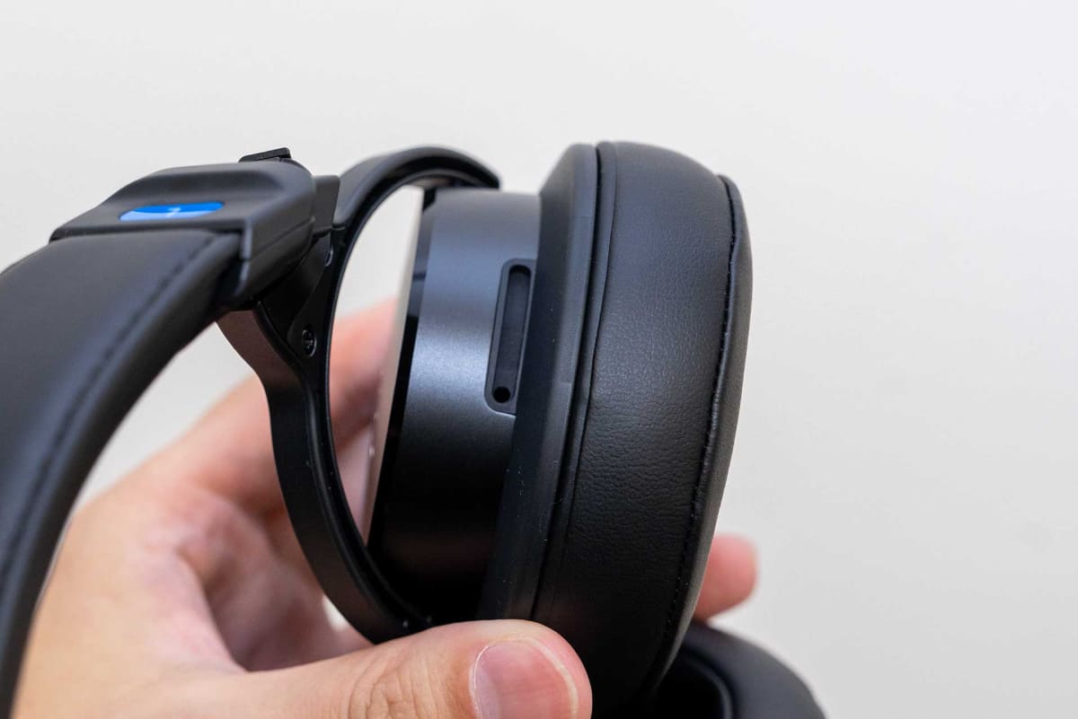 ハウジング上にポートを備える