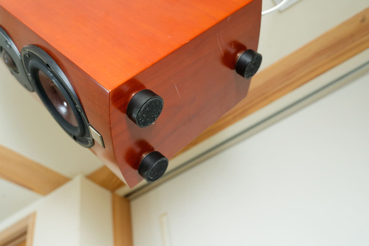 インシュレーターを付けたままにしているのが少し不格好なので、外した方がいいかなあ、と思っていたりする