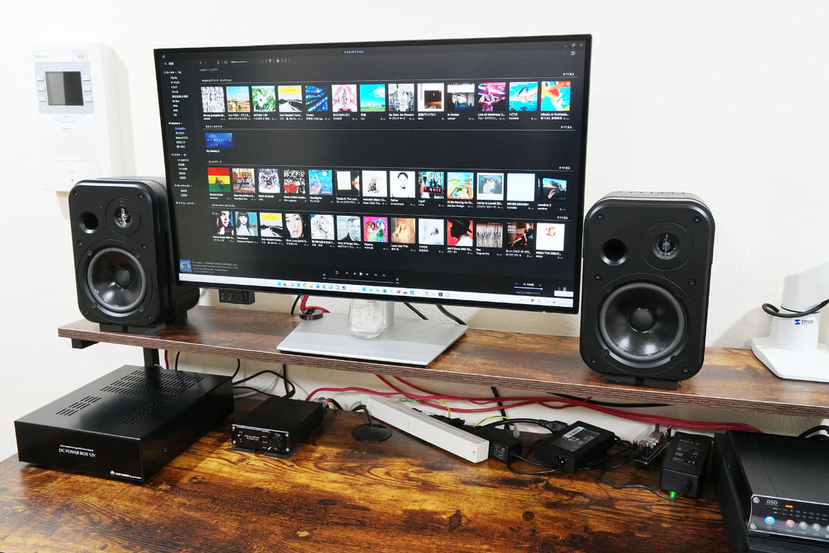 USB-DACは、城下工業のSWD-DA15。スピーカーはJBLのControl 1 PRO