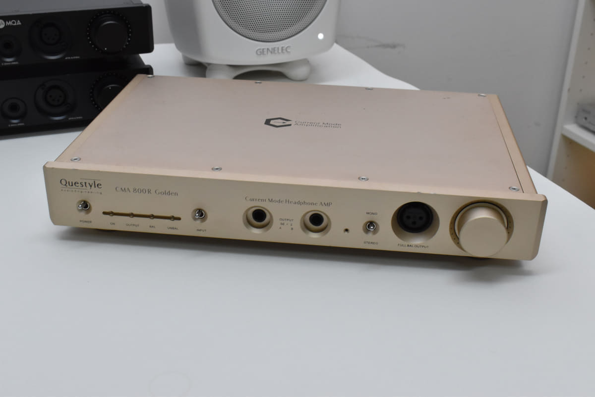 Questyleの最初の製品は、据え置き型のヘッドフォンアンプ「CMA800」だった