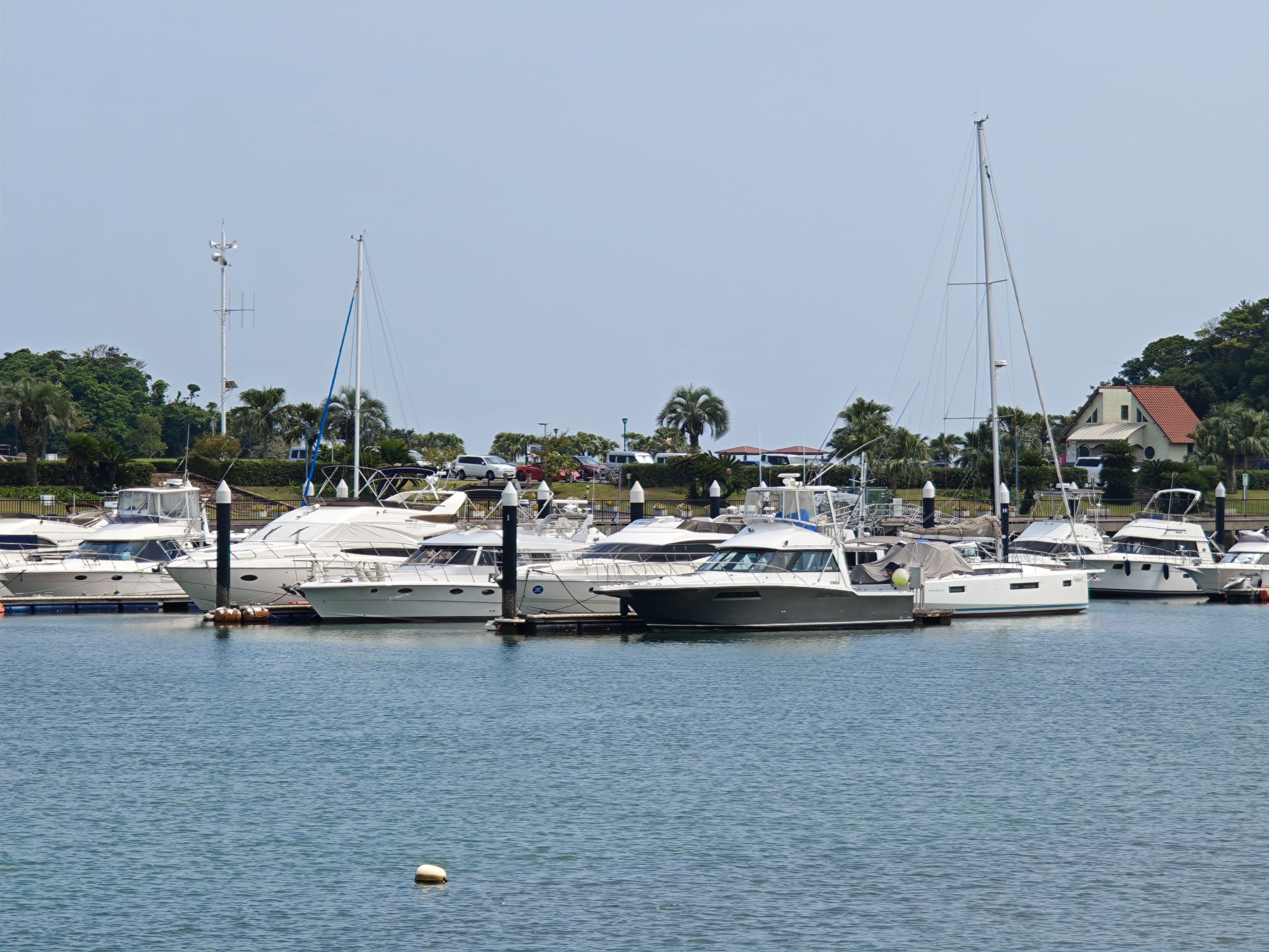 望遠カメラ3倍光学ズーム