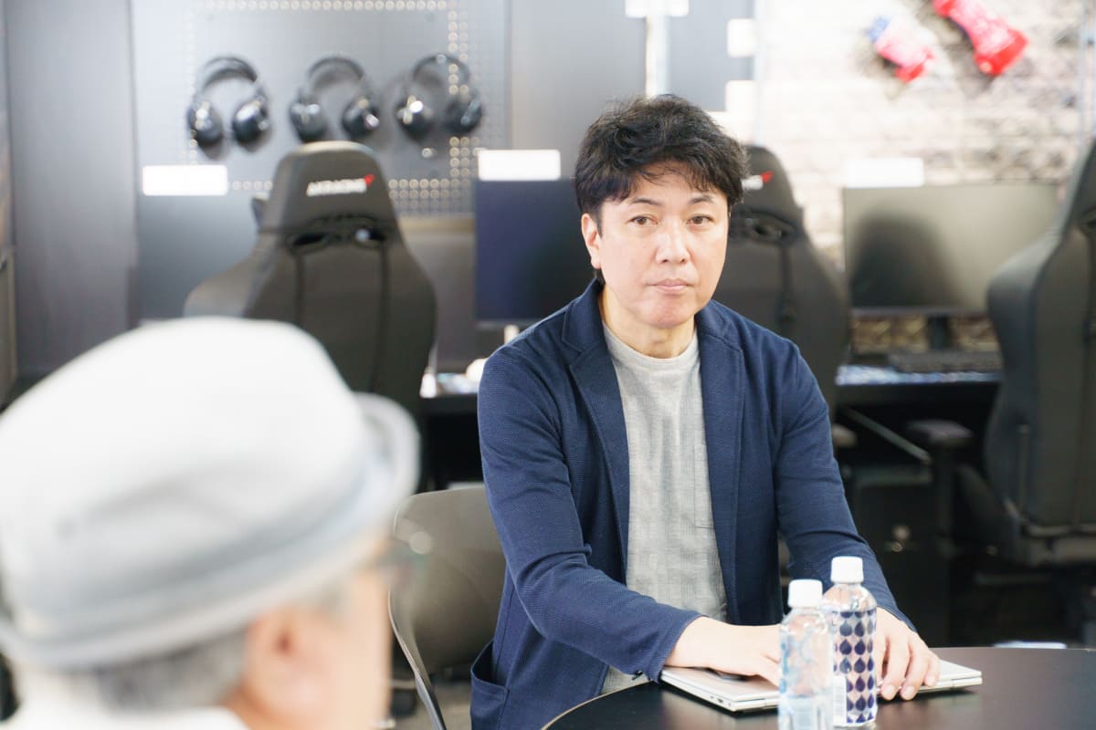 プロデューサーの槇本修二氏