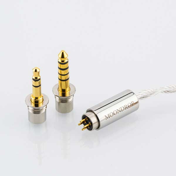 付属ケーブルはプラグ交換式