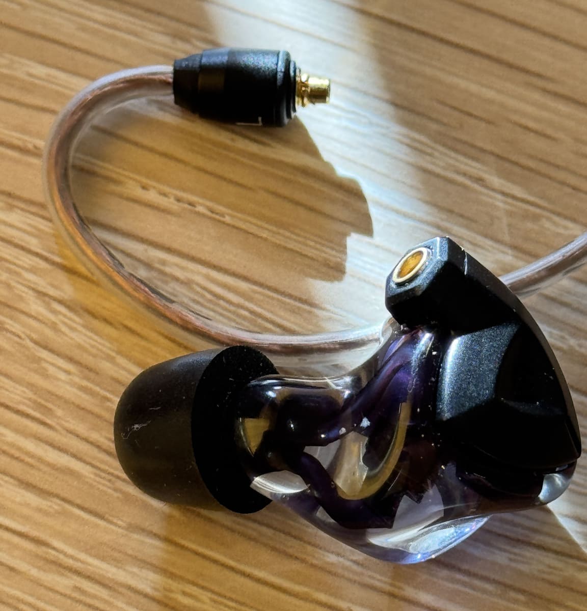 Campfire Audio「Clara」で採用しているのがMMCX端子