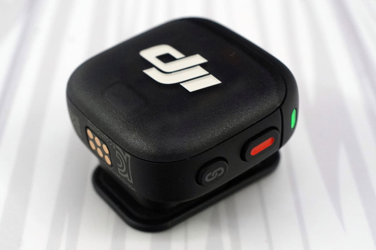 底部に接続端子