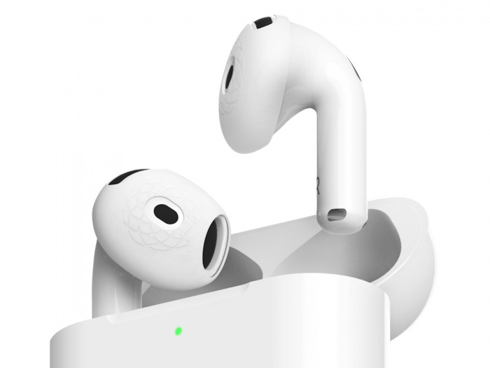 SednaEarfit for AirPods 4を装着した様子