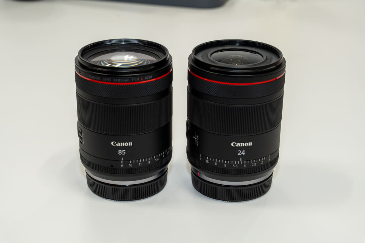 左がRF85mm F1.4 L VCM