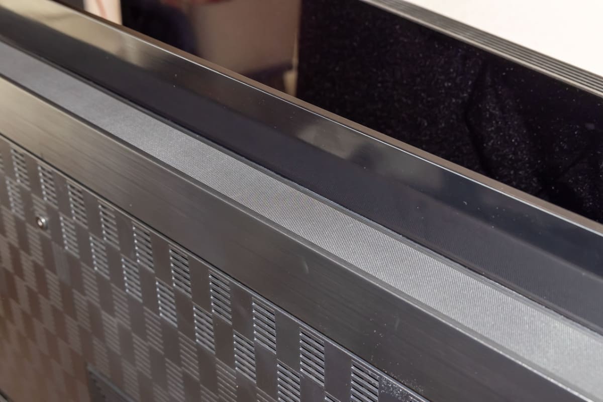 上面にはイネーブルドスピーカー