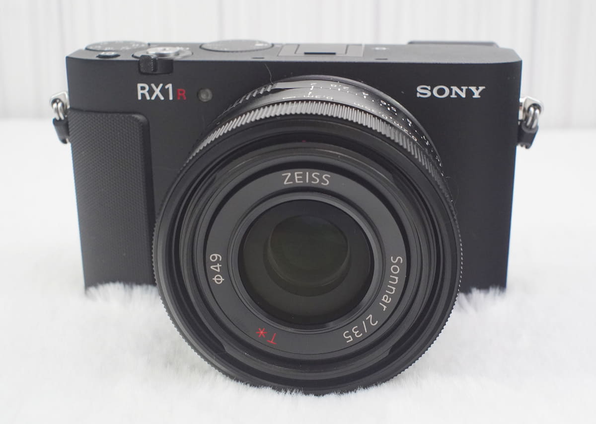 レンズは10年前と同じものを採用