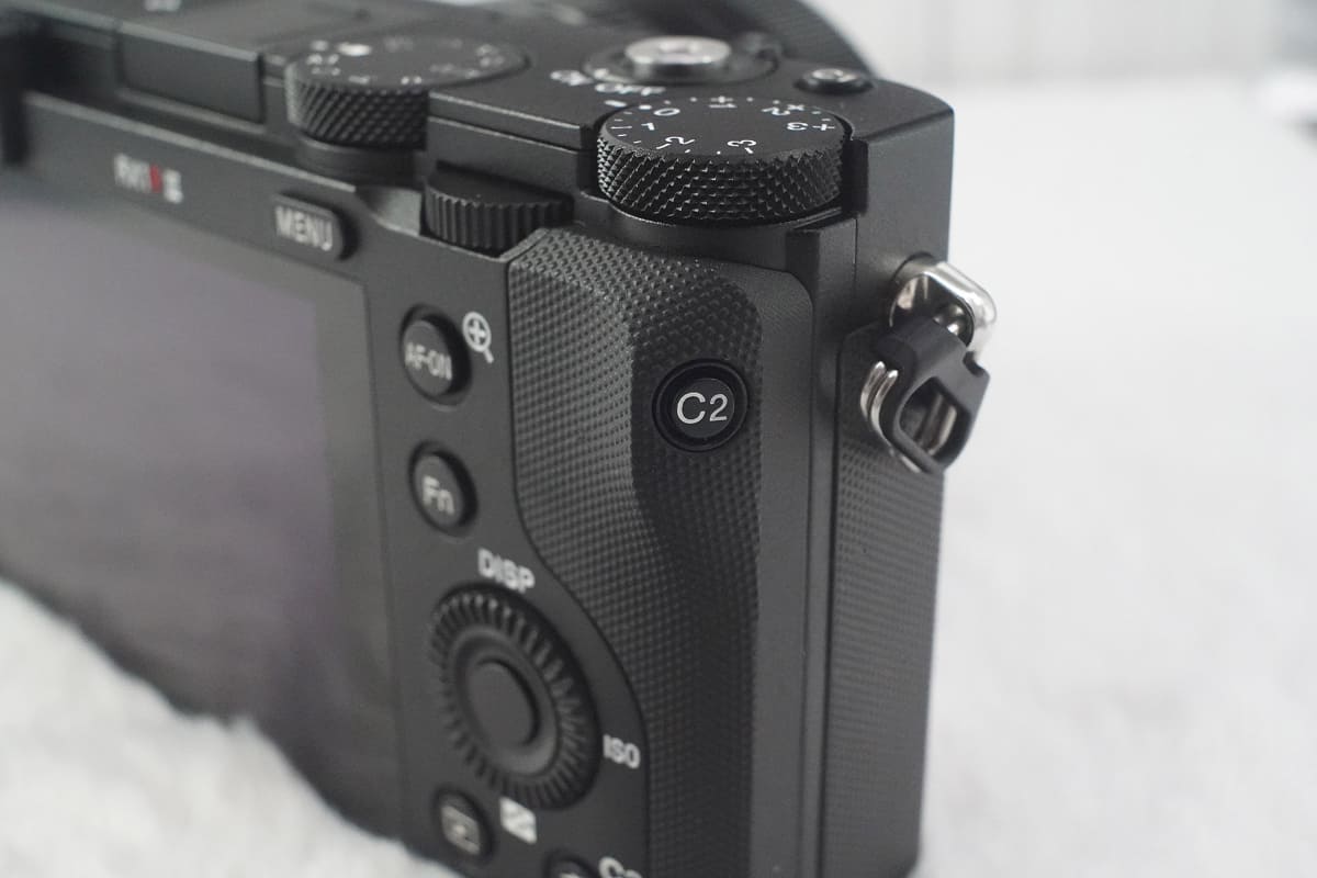 動画ボタンがなくなり、代わりにC2ボタンが