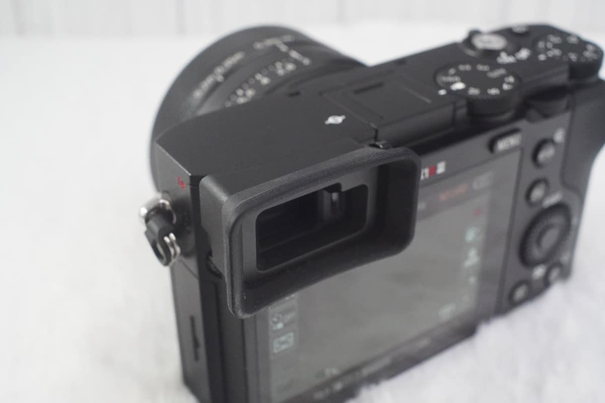 小型アイカップも同梱