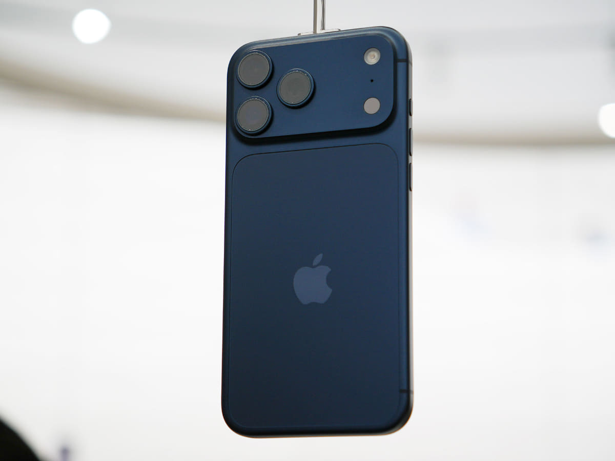 iPhone 17 Pro Max ディープブルー