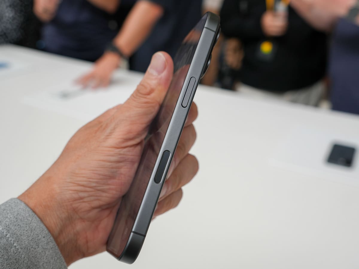 iPhone 17 ブラック