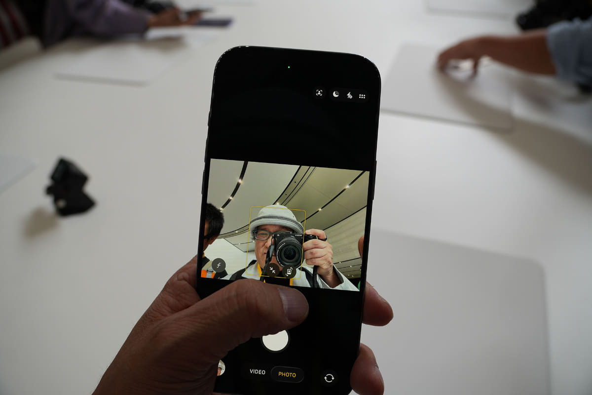 今年の新iPhoneでは、インカメラで縦・横両方の画角を持ち替えずに撮影可能