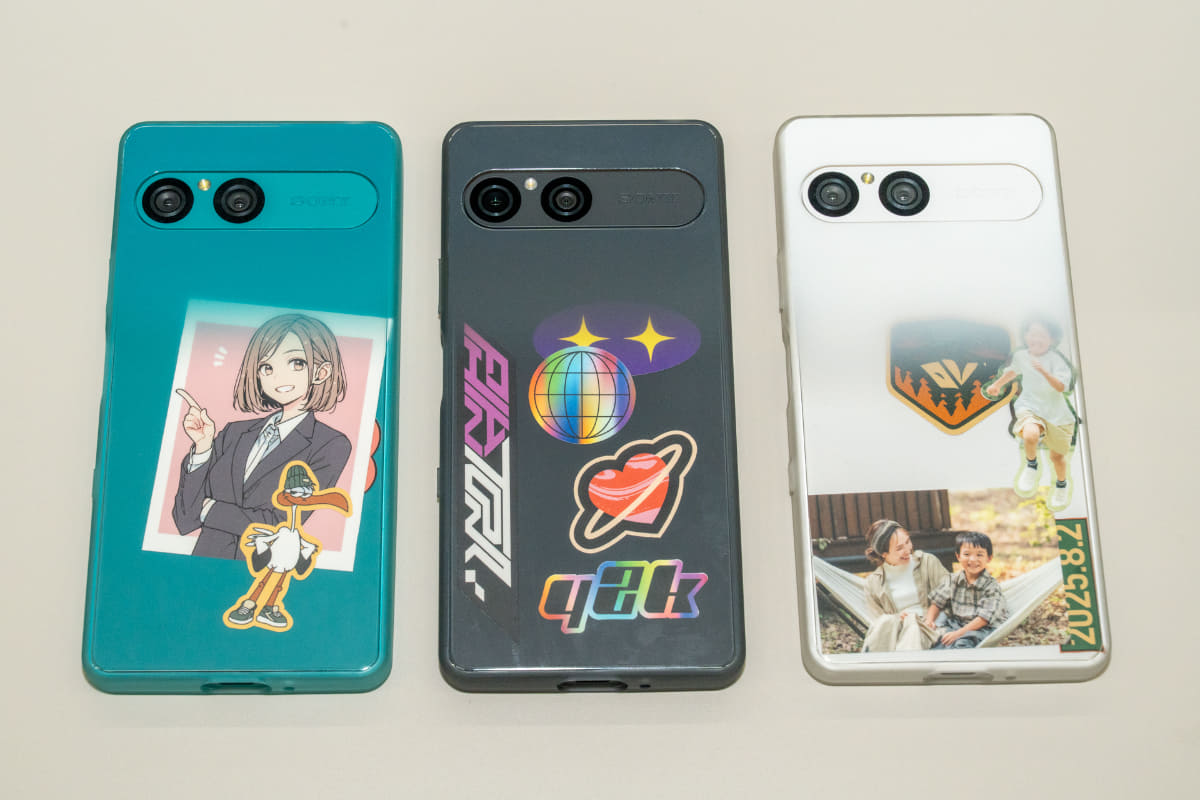 ステッカーなどを挟んでパーソナライズできるのがポイント