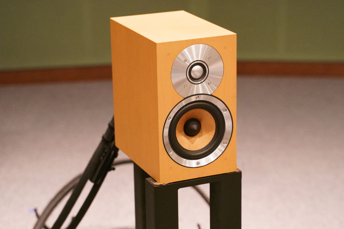 2006年に発売されたCM1(発売当時ペア121,800円)