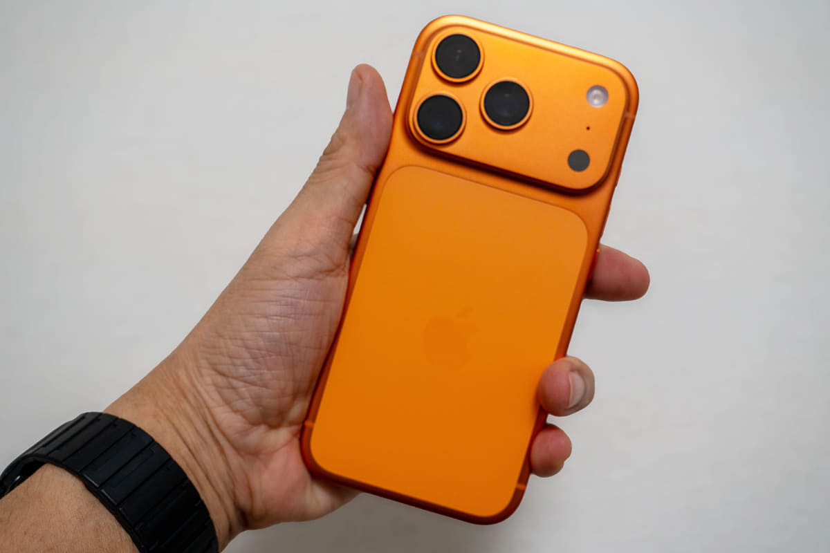 iPhone 17 Pro(コズミックオレンジ)