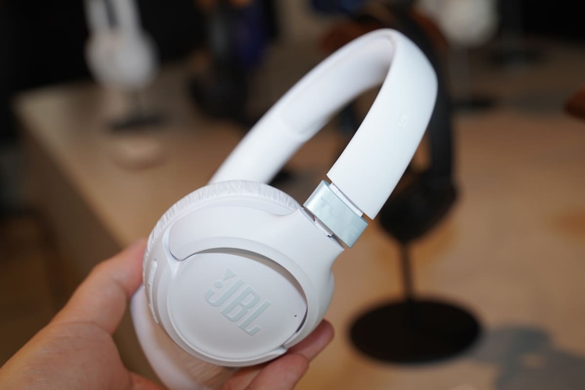JBL Tune 680NC