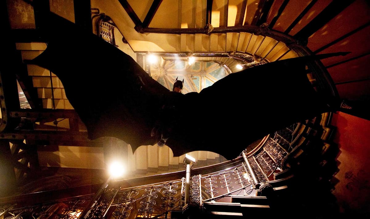 「バットマン ビギンズ」<br><span class="fnt-70">BATMAN AND ALL RELATED CHARACTERS AND ELEMENTS ARE TRADEMARKS OF AND (C) DC. (C) 2005 PATALEX III PRO DUCTIONS LIMITED. ALL RIGHTS RESERVED.</span>