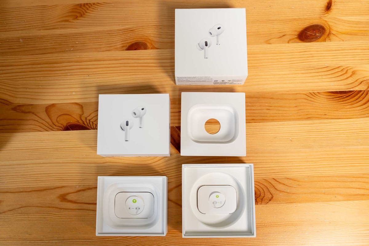 パッケージの構成。「AirPods Pro 3(左)」では「AirPods Pro 2」(右)にあった“中敷き”(写真右中段)がなくなった