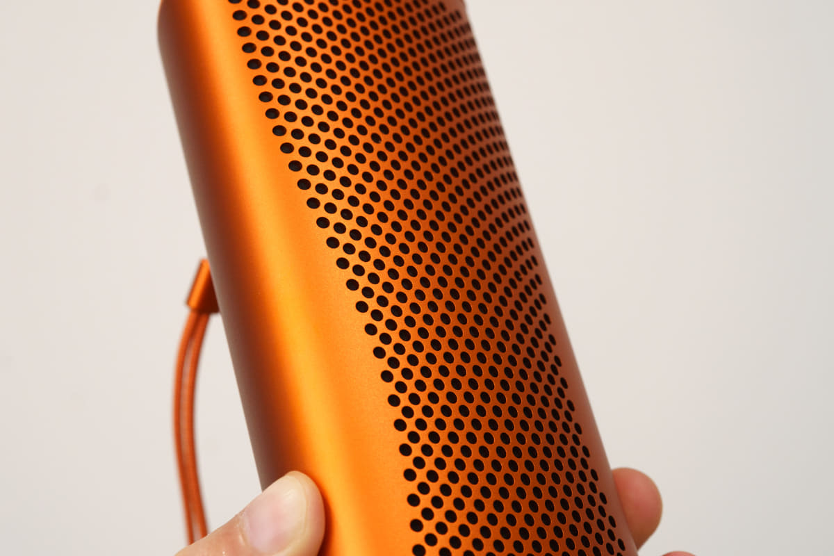 滑らかなフォルムで、Muonを小さくしたような印象だ