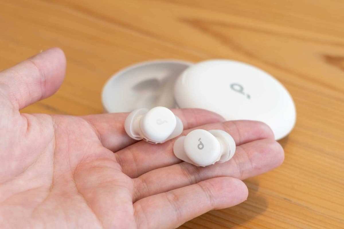 完全ワイヤレスイヤフォン「Soundcore Sleep A30」(オフホワイト)