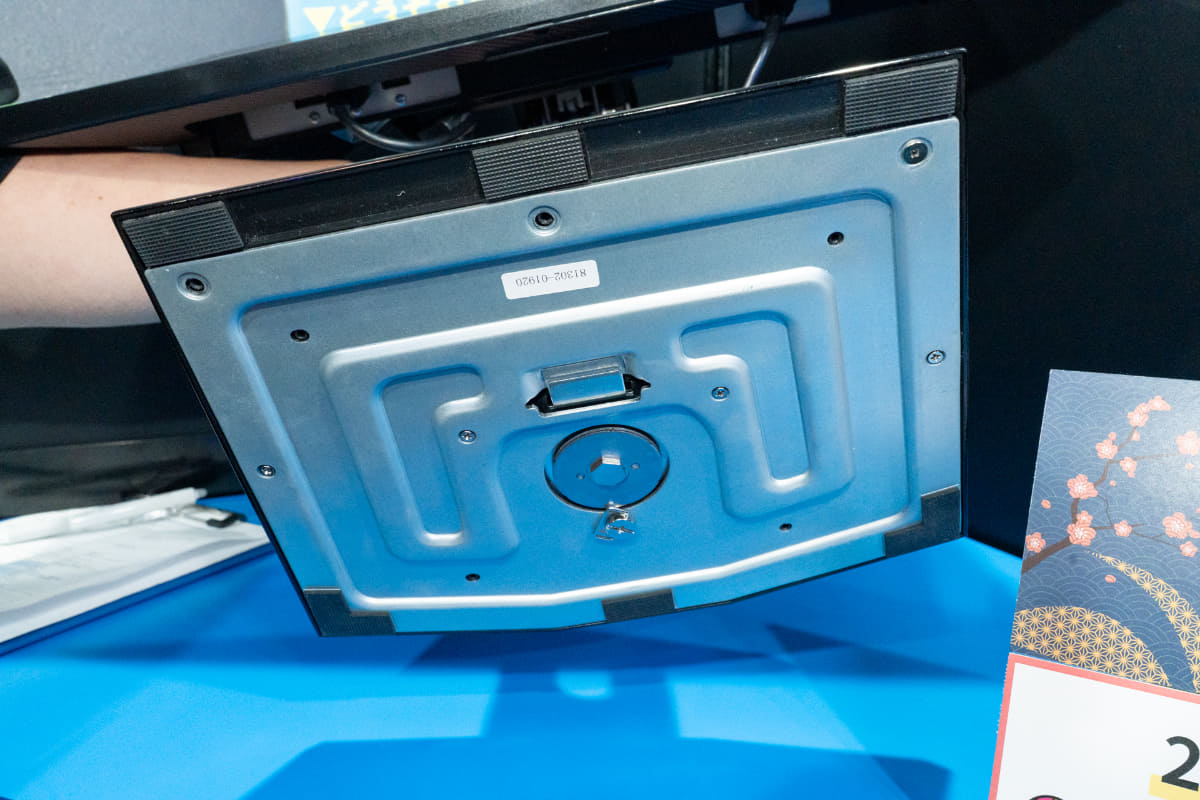 ネジ止めできるようになっている