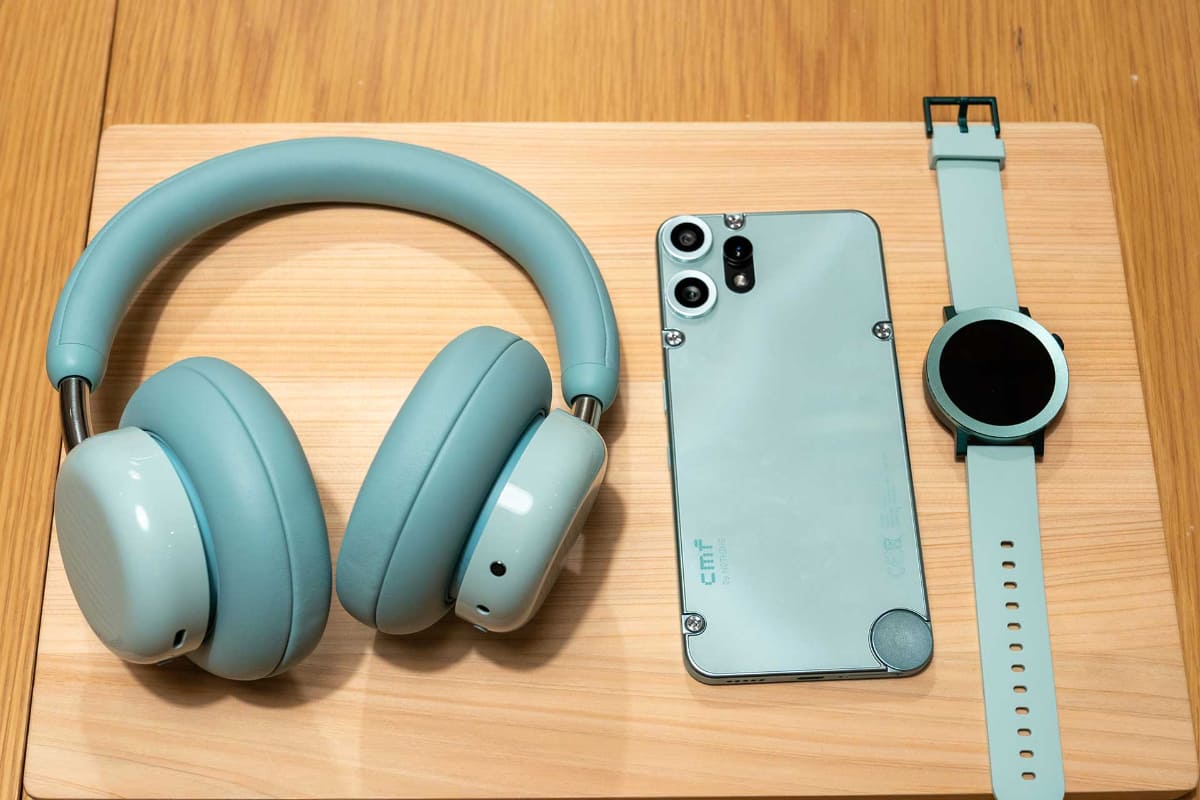 ヘッドフォンとスマートウォッチ、既発売のスマートフォン「CMF Phone 1」をライトグリーンでカラーマッチさせることも可能