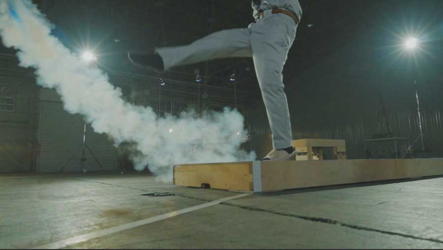 「スリッパ跳ばし」に参加した「Sバル」