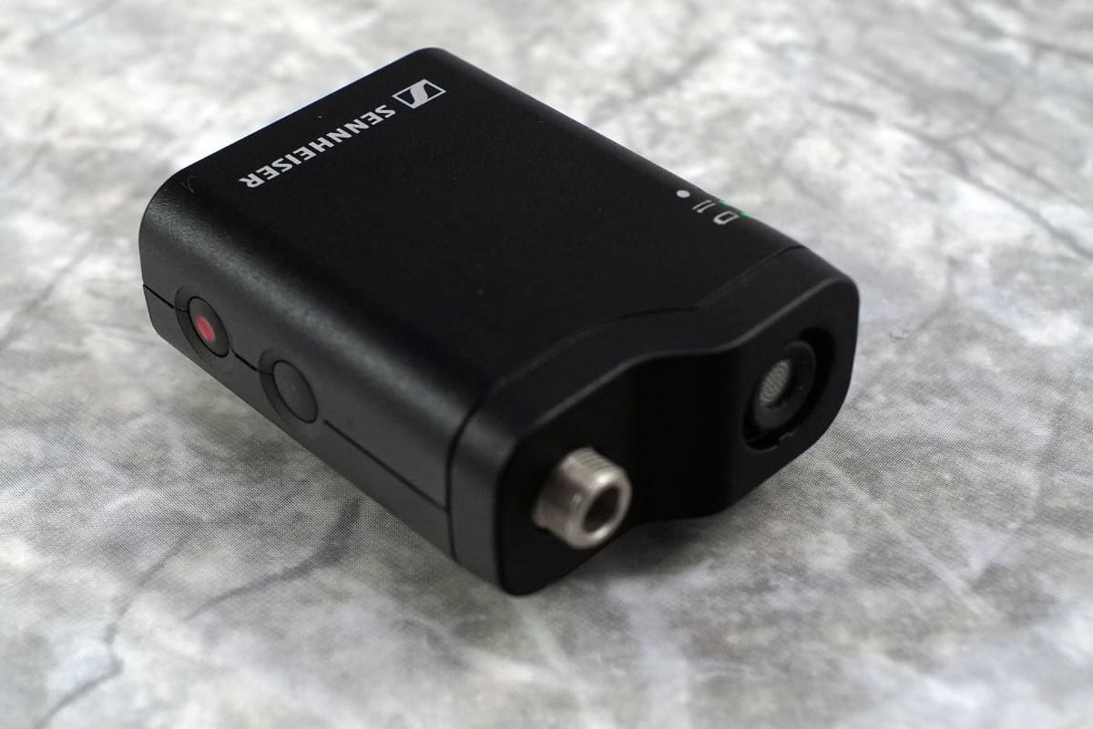 側面の電源とRecボタン