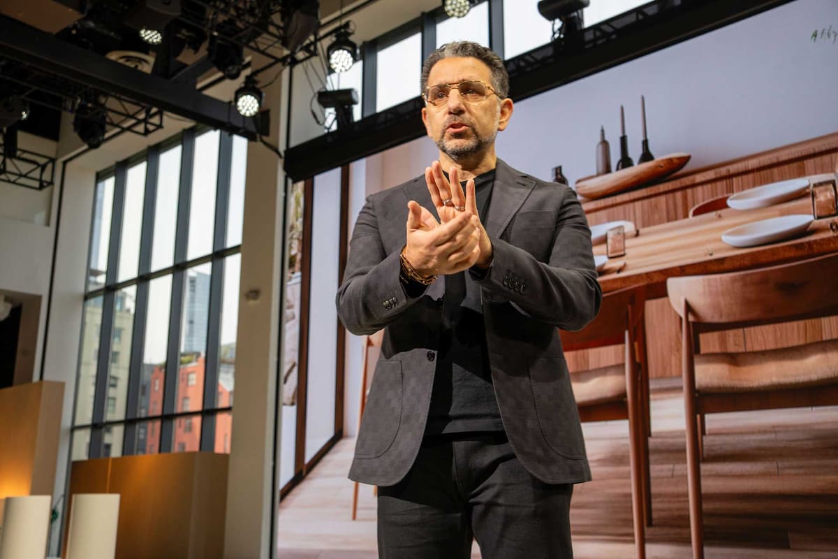 新製品を発表する、米Amazon・デバイス＆サービス責任者のパノス・パネイ シニア・バイスプレジデント