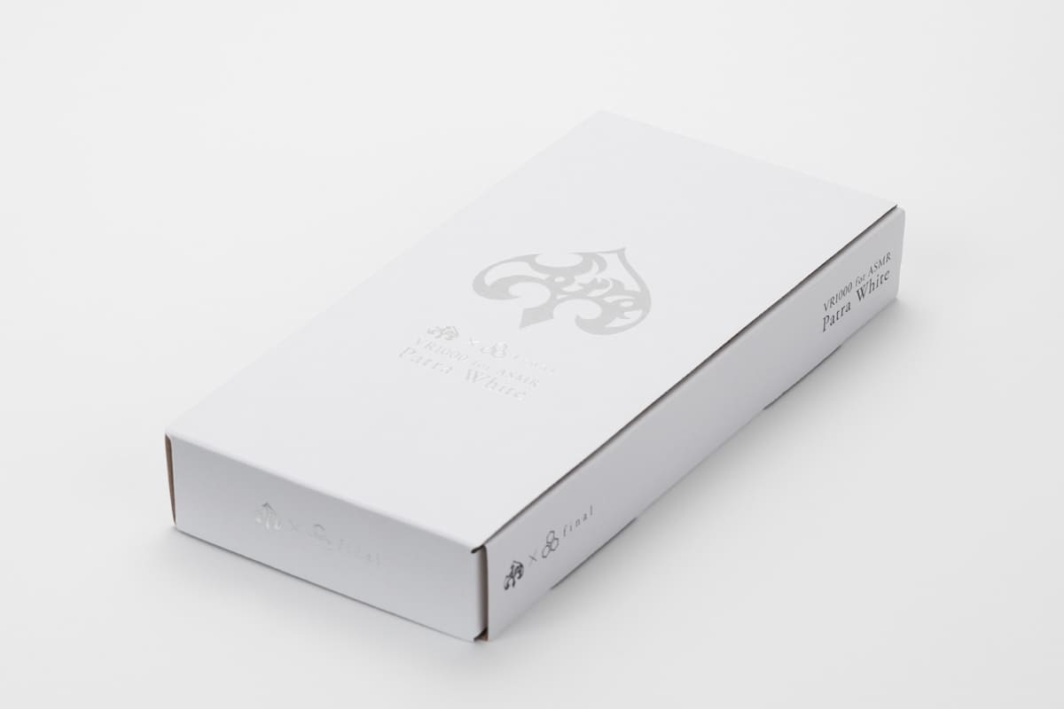 Patra Whiteのパッケージ