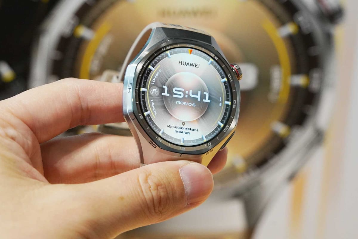 「HUAWEI WATCH GT 6 Pro」(ブラウン)