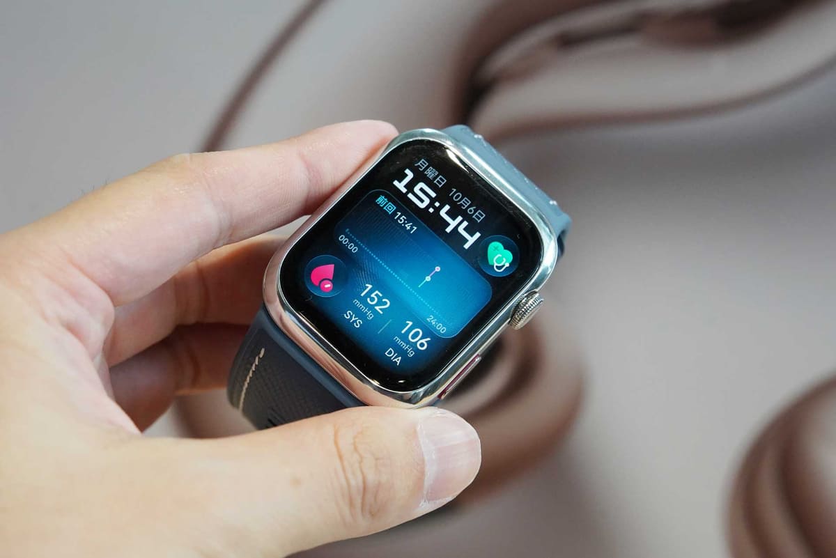 「HUAWEI WATCH D2 ウェアラブル血圧計」の新色・ブルー