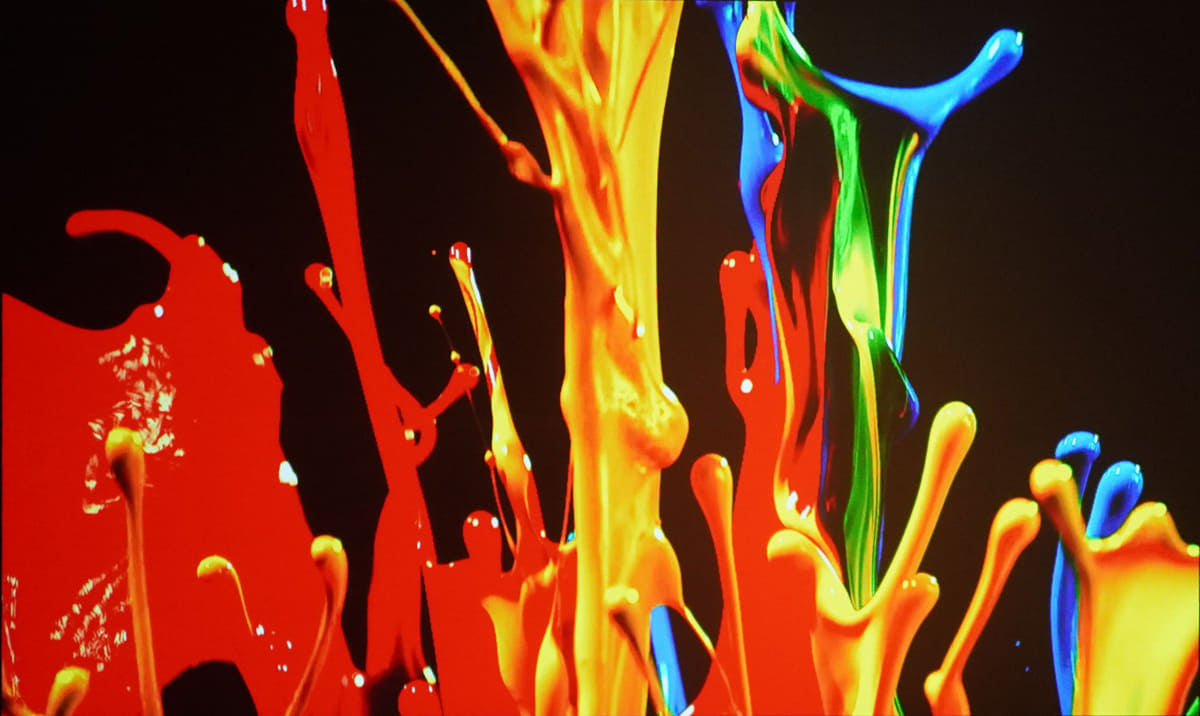 HDRコンテンツでは、色味が若干べったりしている