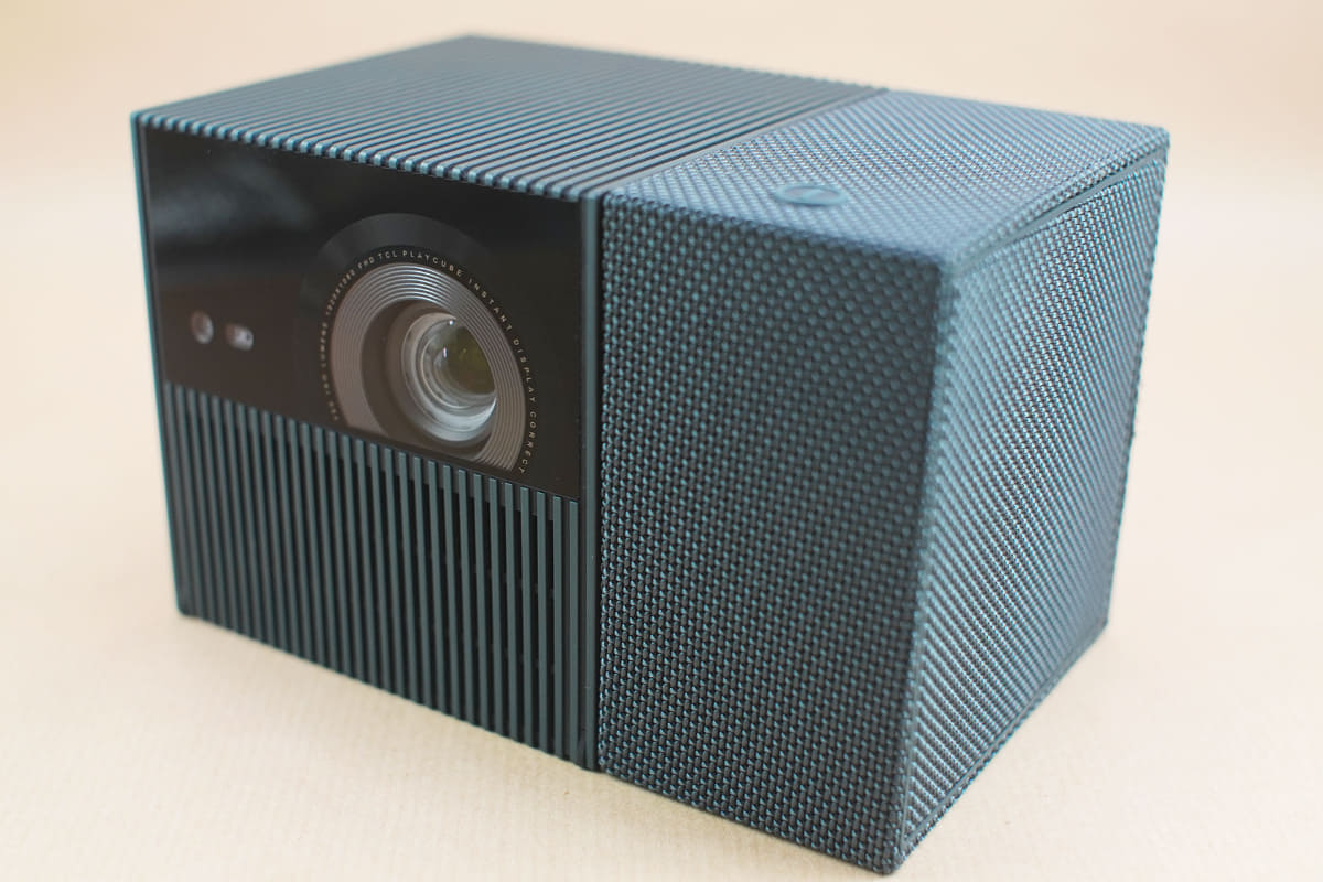 そのままではシンプルなキューブ型