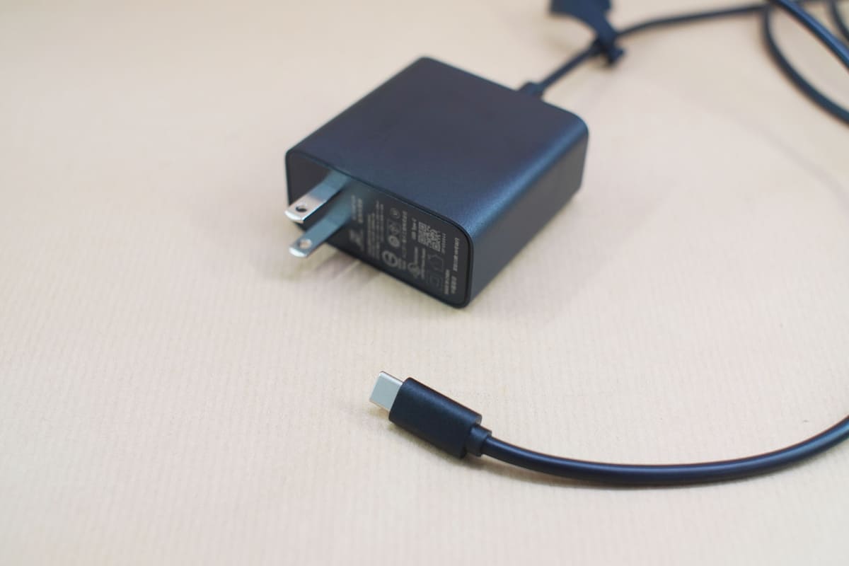 ACアダプタは20VのUSB-PDタイプ