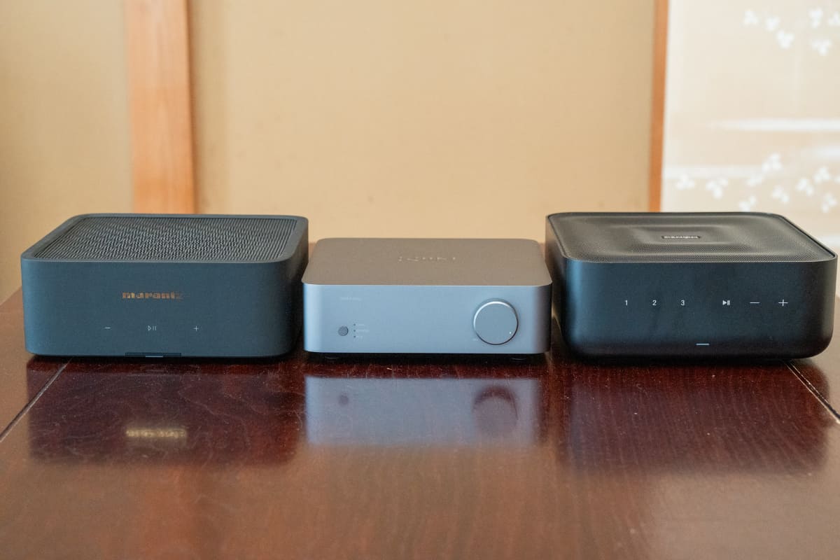 左からマランツ「Model M1」、「WiiM Vibelink Amp」、「Denon Home Amp」