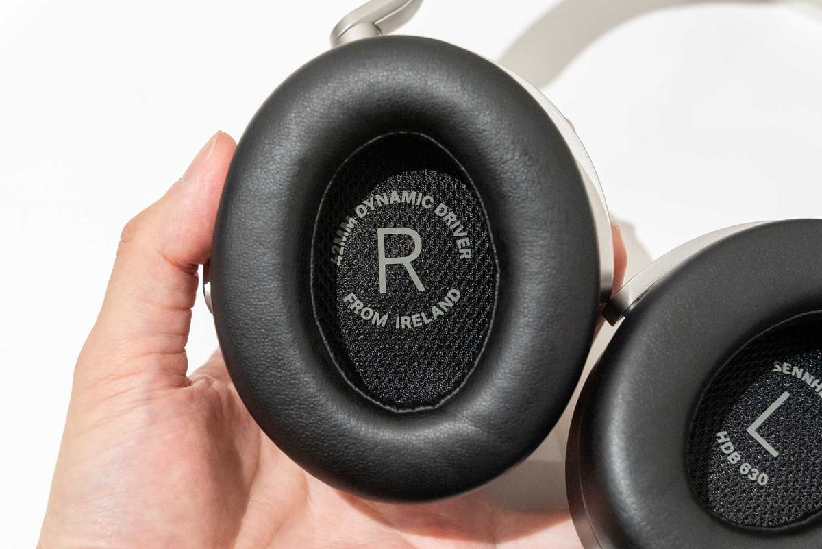 新デザインのダストカバー