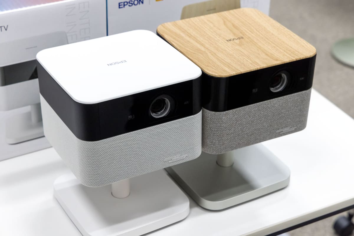 写真左から、EF-71、EF-72