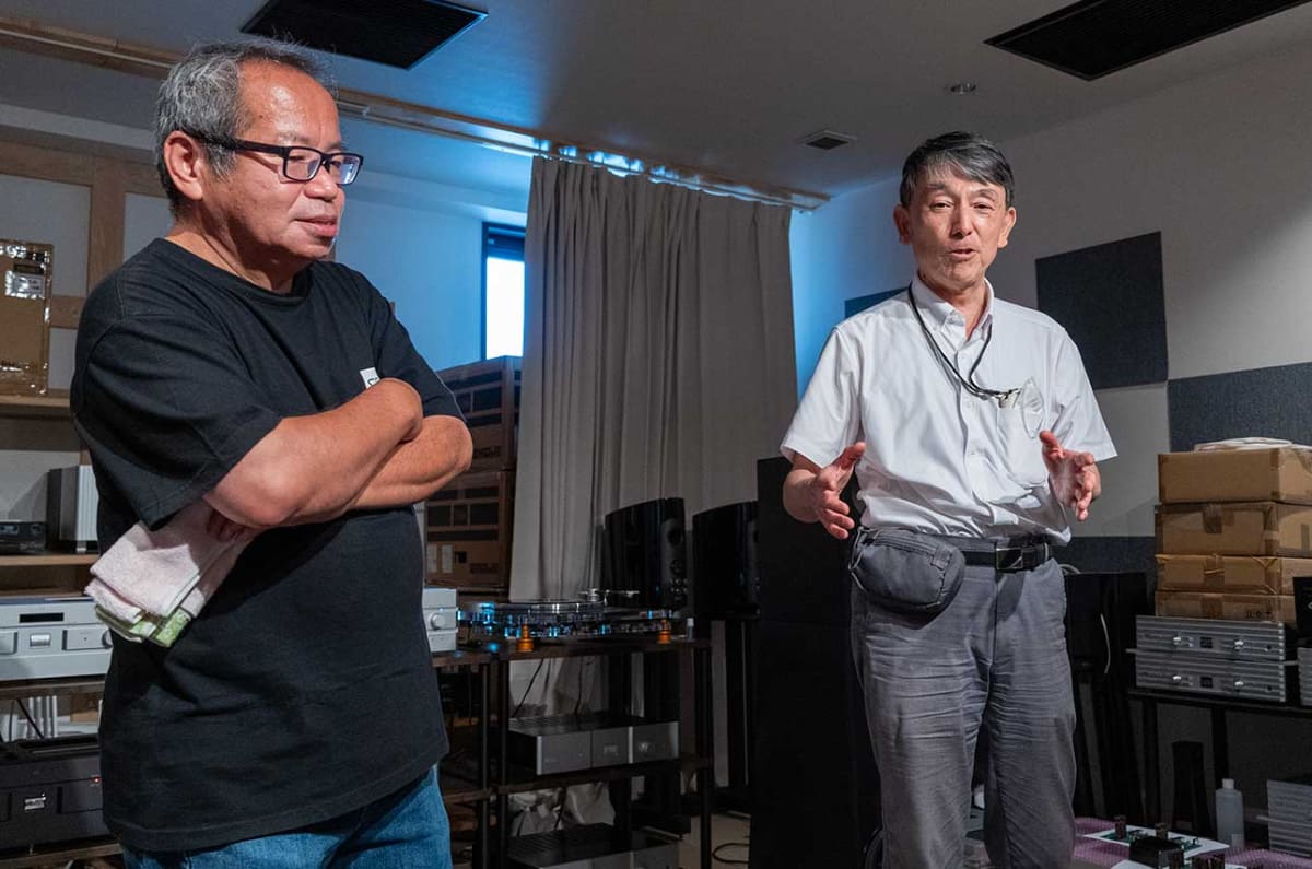 SOULNOTEの加藤秀樹氏(左)とスフォルツァートの小俣恭一氏(右)