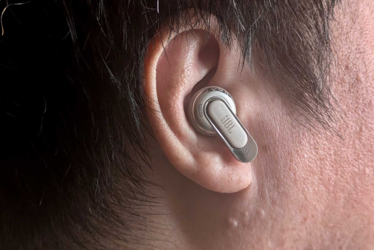 夫がTour Pro 3を着用