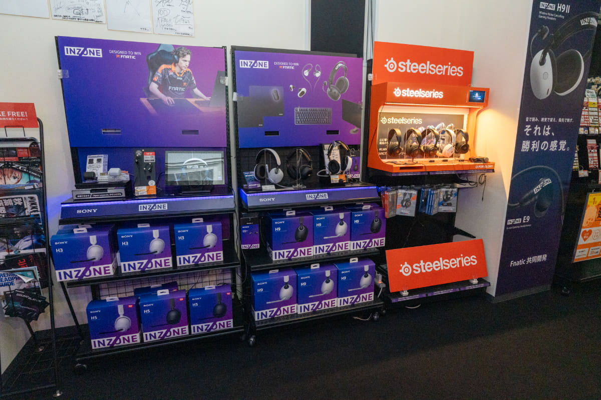 INZONEとSteelSeriesのコーナーはエレベーターを出てすぐの場所に展開している