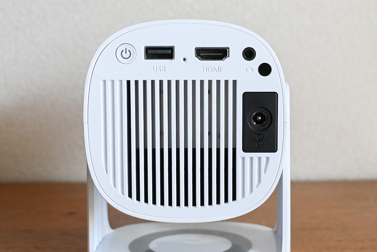 本体背面に端子類はすべて配置されている