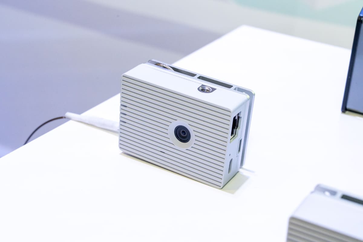 ソニーとNECの協業開発のカメラ