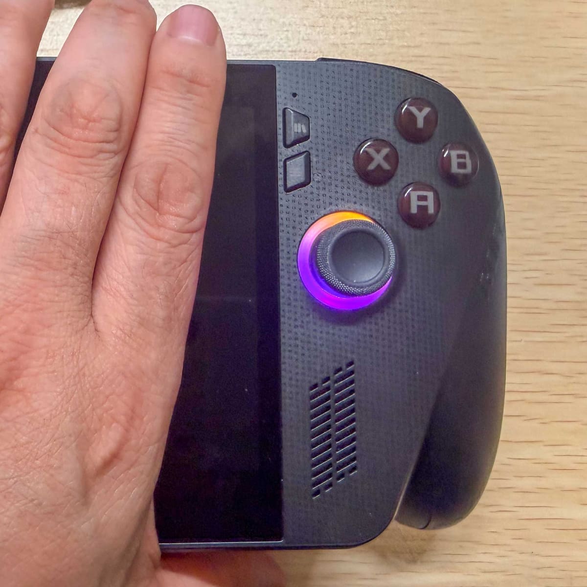 ROG Xbox Ally Xにはタッチパッドがない