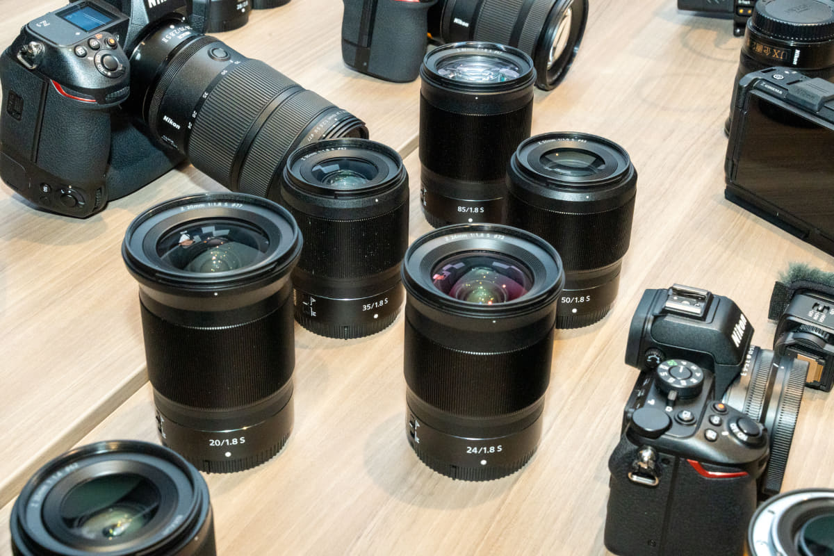 ワンランク上のS-Lineシリーズ。F1.8単焦点はジンバル搭載なども意識した設計だ