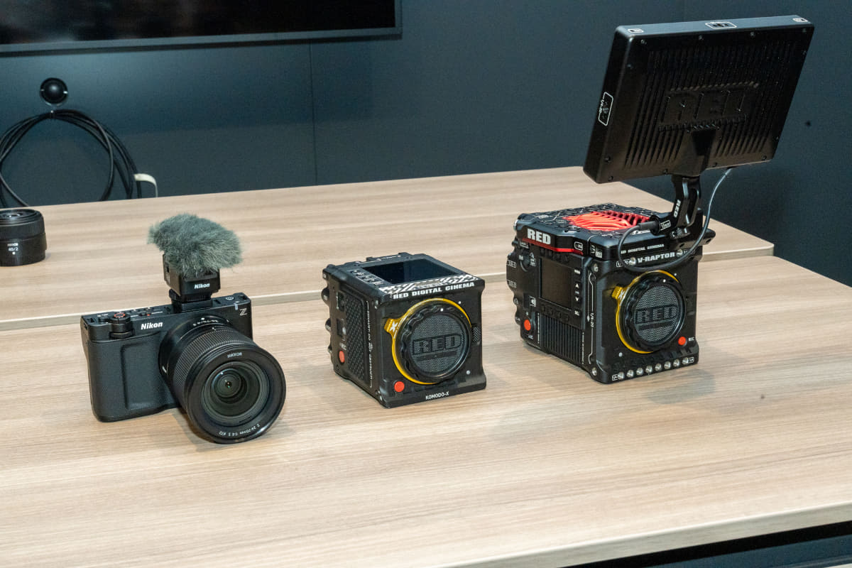 Z CINEMAのラインナップ。左からZR、KOMODO-X Z Mount、V-RAPTOR [X] Z Mount
