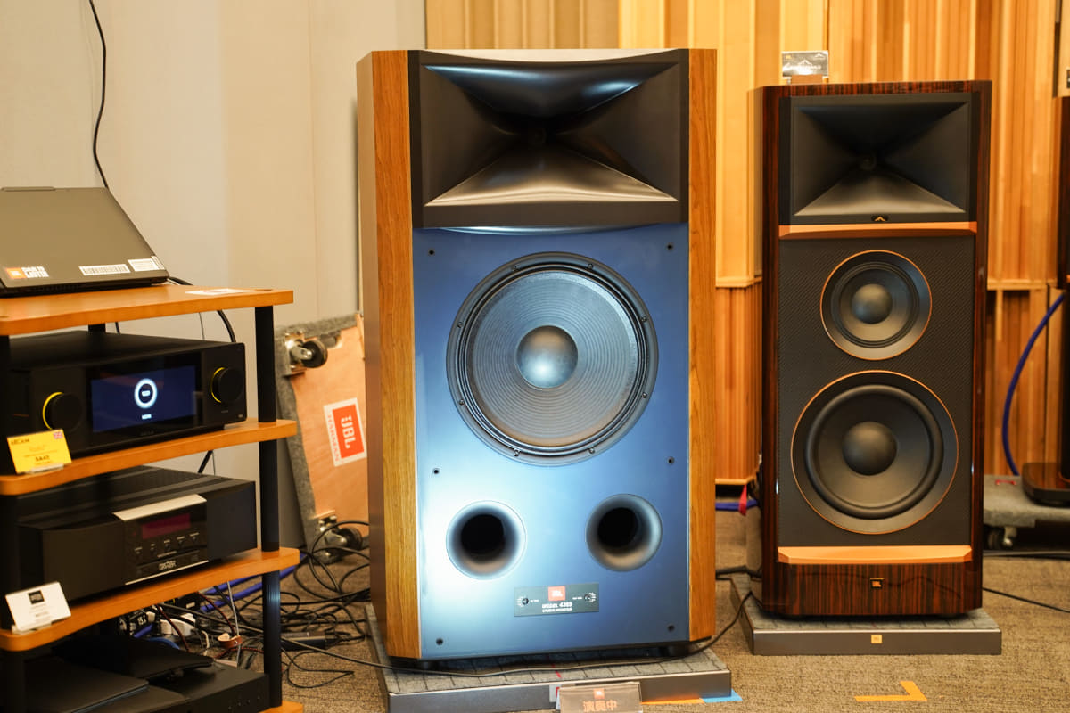 スタジオモニターシリーズ最上位モデル「MODEL 4369」